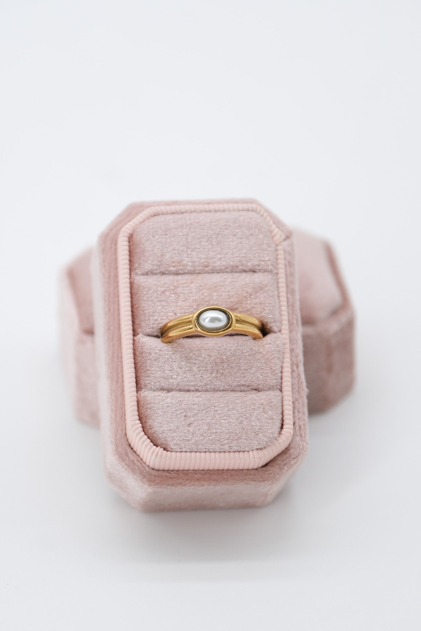 Avon Ring