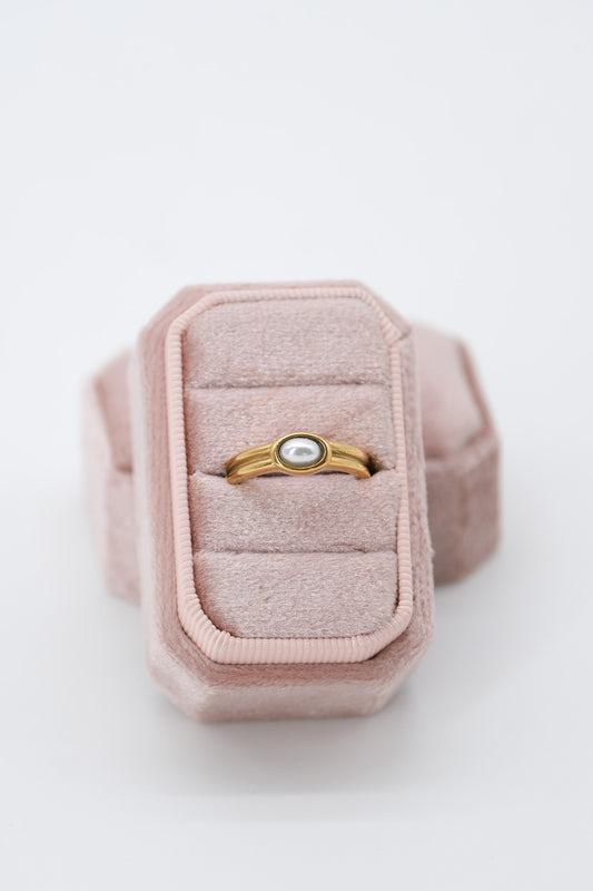 Avon Ring