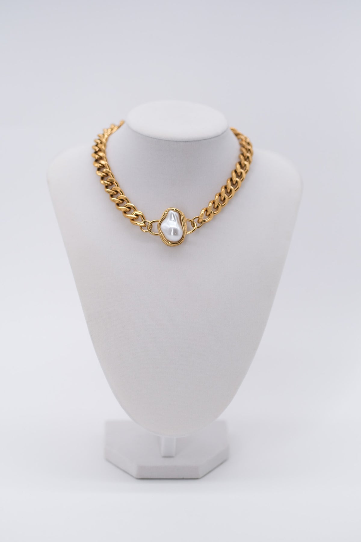 Rella Necklace
